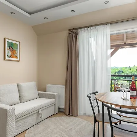 Dolce Apartmanhaz *